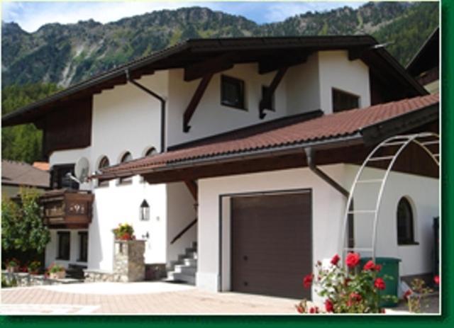Appartementhaus Schoepf Umhausen Exterior photo